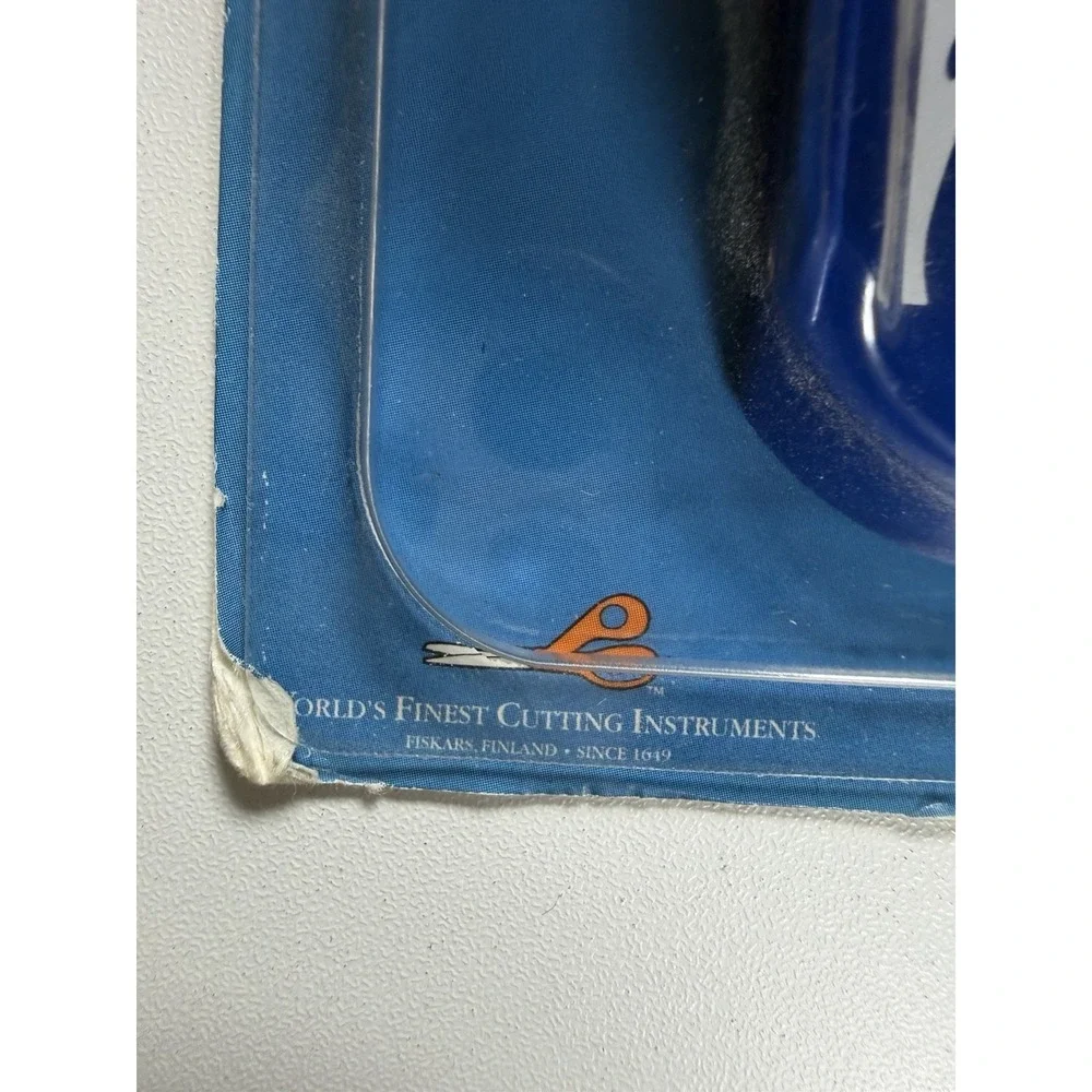 Fiskars Paper Punch Border Rope Oversize Punch Lever Continuous Patterned Border - Picture 6 of 7